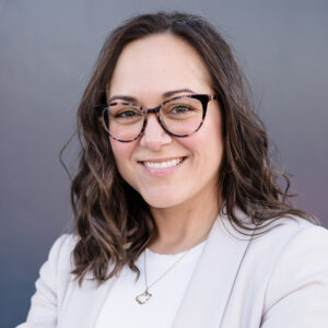 Gina Olabuenaga